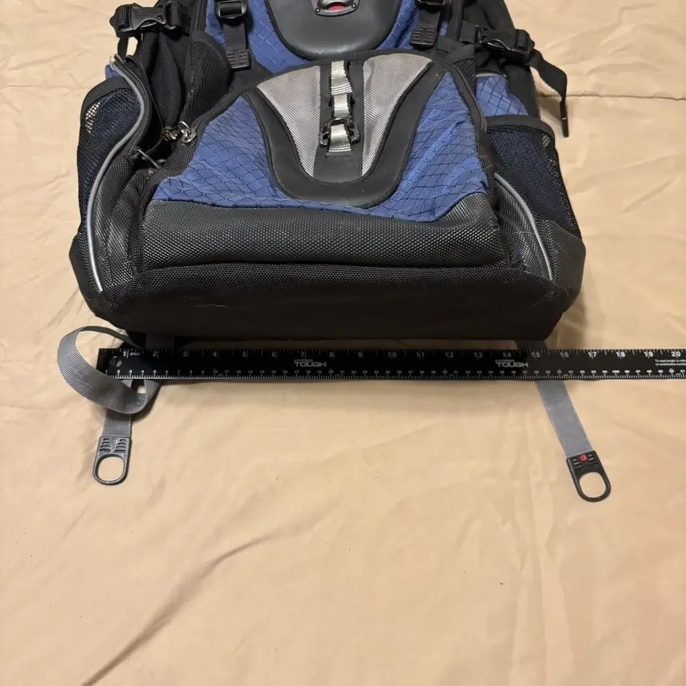 SWISSGEAR by Wenger Large Black/Blue/Gray Backpack Zip, Padded, Fits 15